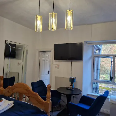 Apartman Ideal For Short -